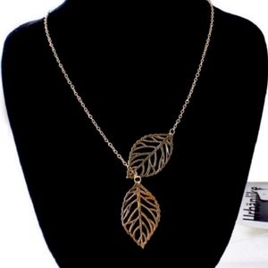 Dainty Gold Leaf Necklace